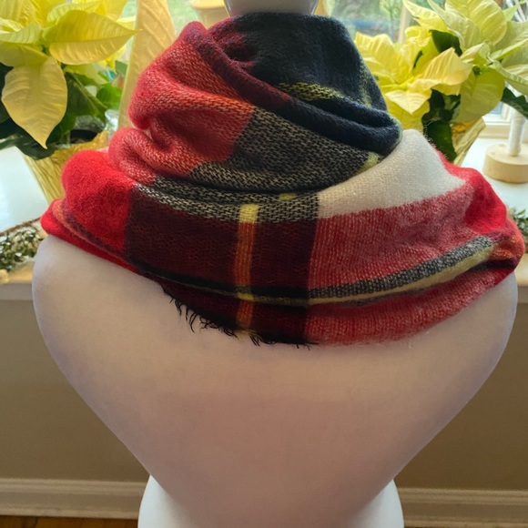 Zara holiday plaid blanket scarf! 🧣🧣🧣 - Picture 10 of 13